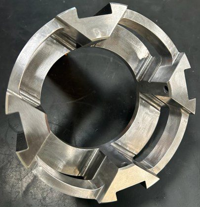 Slotted coupling component